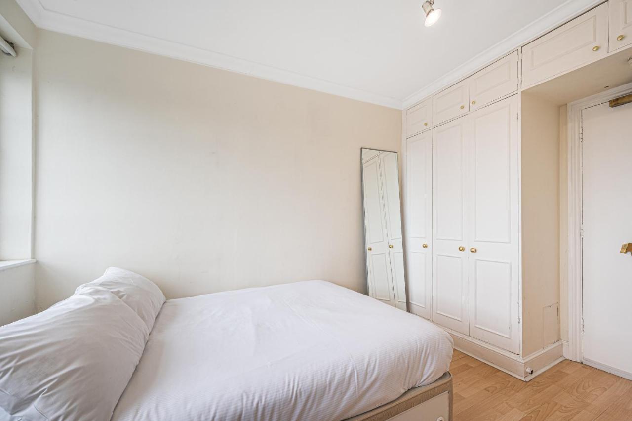 South Kensington Excellent Location Studio At Chelsea Cloister Hotel 런던 외부 사진